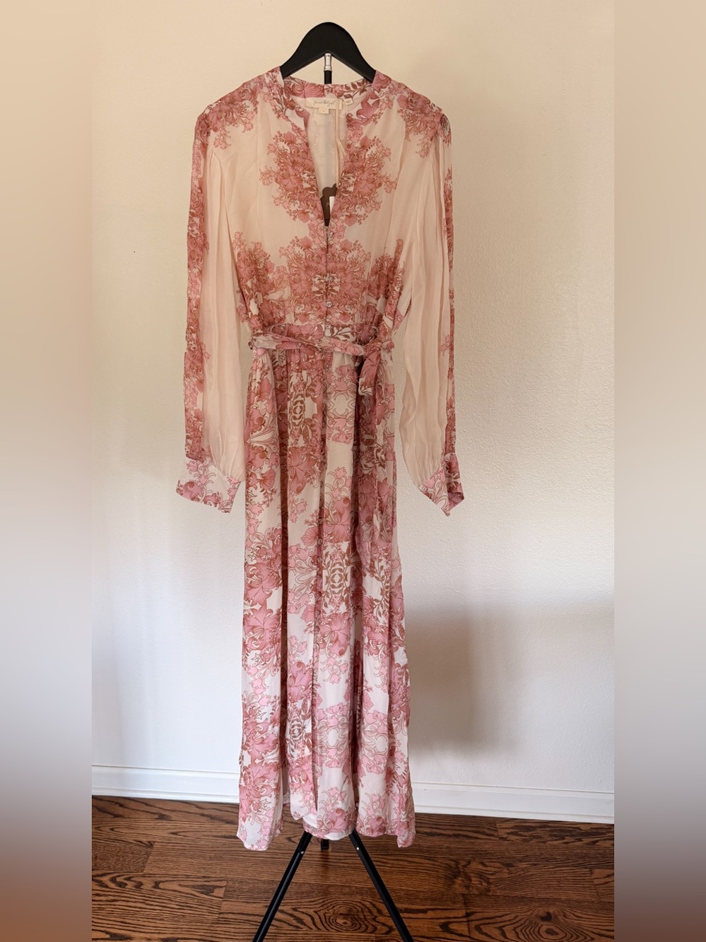 Anthropologie- Floral Print Long Sleeve Maxi Dress in Blush - Picture 3 of 6
